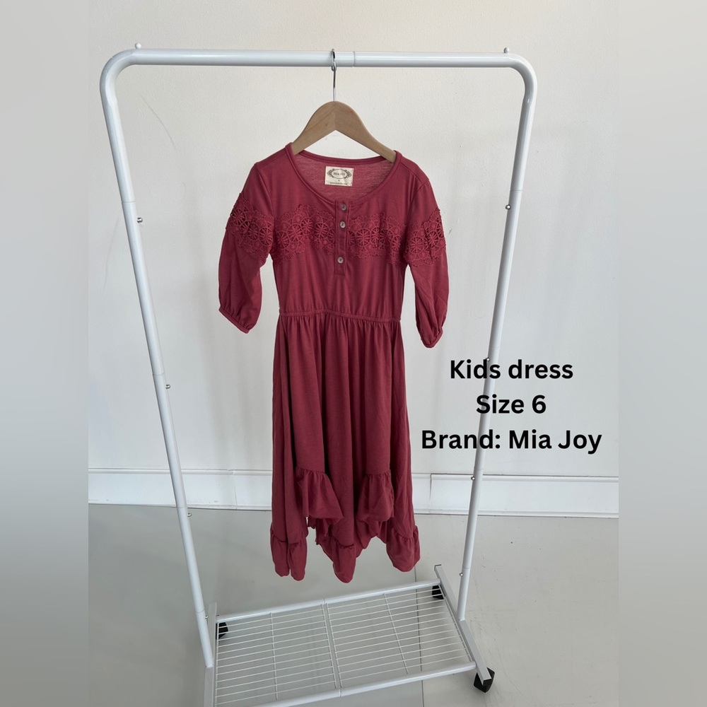 Kid red dress